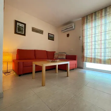 Nice Apartment With Free Parking Daire Salou