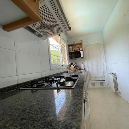 Nice Apartment With Free Parking *