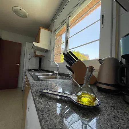 Nice Apartment With Free Parking *