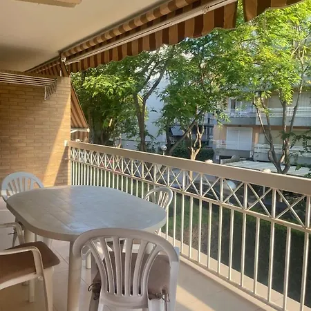 Nice Apartment With Free Parking