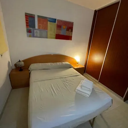 Nice Apartment With Free Parking Daire Salou
